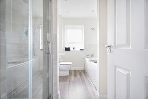 Family bathroom- click for photo gallery
